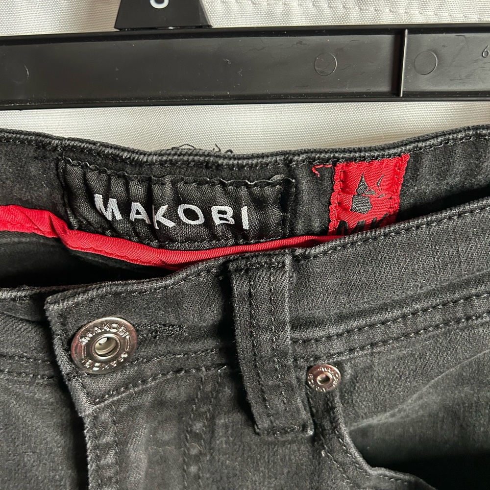 32x32 AMALFI Distressed Denim Jeans W/ UNDERLAY - Black Yellow Red Retail $180 - Picture 3 of 6